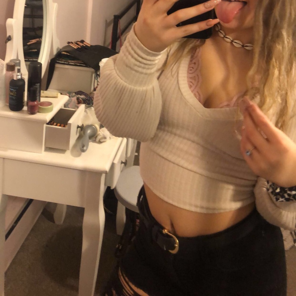 Sweater - Picture 3 of 4